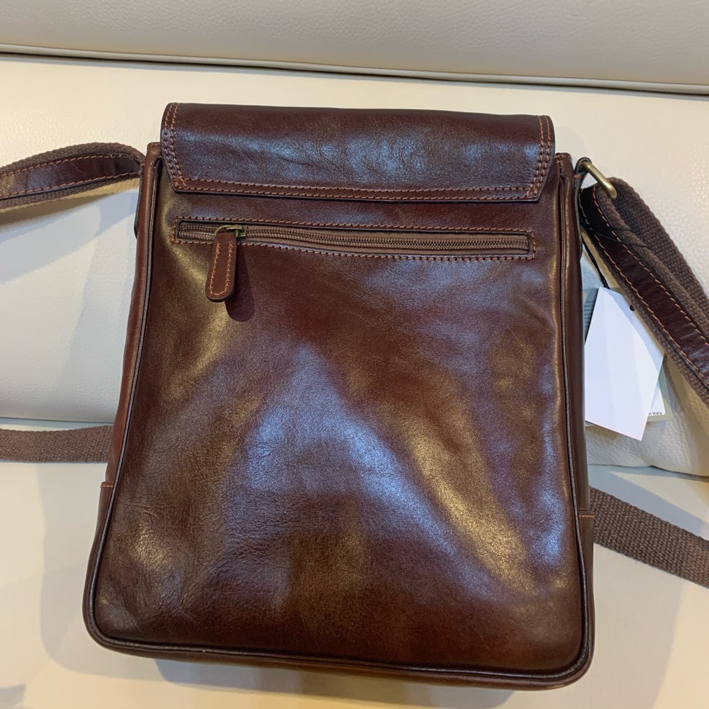 Leather unisex crossbody bag - Picture 7 of 9